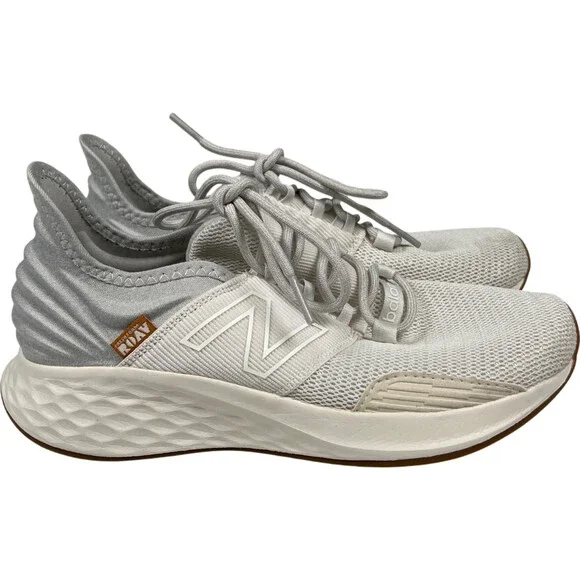 New Balance Women's Light Gray and White Athletic Running Shoes - Picture 1 of 8